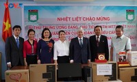 Chủ tịch Ủy ban Trung ương Mặt trận Tổ quốc Việt Nam Đỗ Văn Chiến thăm Trường song ngữ Lào - Việt Nam Nguyễn Du