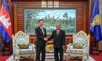 Việt Nam-Campuchia thúc đẩy hợp tác kinh tế, thương mại, đầu tư