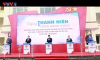 Jóvenes vietnamitas despliegan actividades para celebrar el éxito del XIII Congreso del PCV