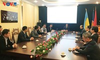 Ambassador meets Vietnamese business people in Ukraine