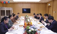 Verstärkung der Zusammenarbeit mit Laos 