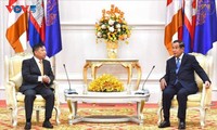 Premier camboyano desea promover la cooperación comercial con Vietnam