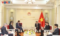 Le directeur général du Service européen pour l’action extérieure en visite au Vietnam