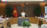 Phó Thủ tướng Lê Minh Khái đề nghị kiểm soát giá các mặt hàng thiết yếu