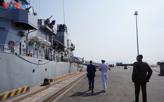 Escale du Vendémiaire à Dà Nang: l'armée vietnamienne et la marine française collaborent