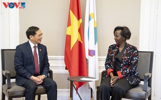Visite du ministre Bùi Thanh Son à l’Organisation internationale de la Francophonie