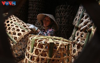 Bambusflechten in der Umgebung von Ho-Chi-Minh-Stadt