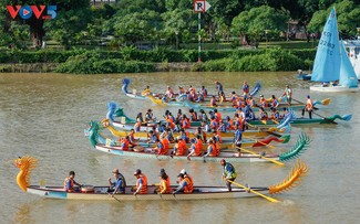 Flussfestival in Ho-Chi-Minh-Stadt