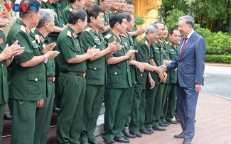 Генсек ЦК КПВ, президент То Лам провел встречу с Советом по традиционным связям 308-й дивизии