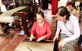 Werbung für Produkte der traditionellen Handwerksdörfer Hanois