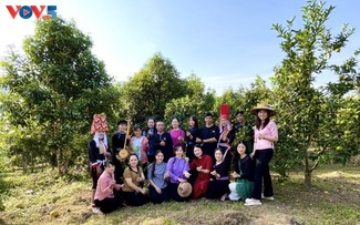 广宁省少数民族妇女积极从事生态旅游
