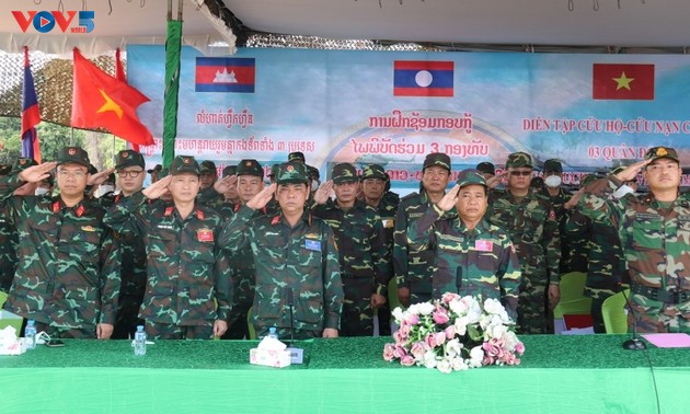Exercices de sauvetages communs Laos-Vietnam-Cambodge