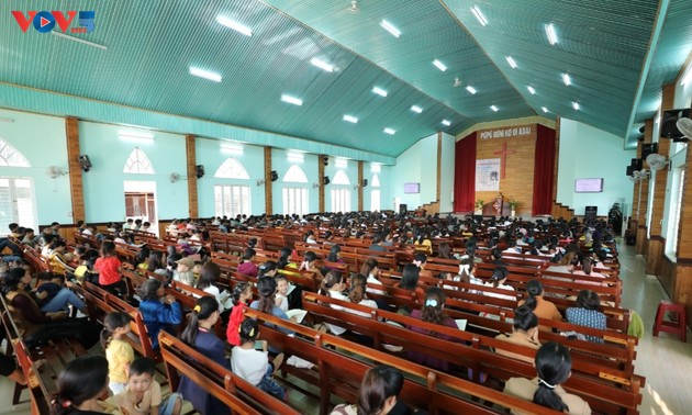 Protestants in Gia Lai province lead a religious life  