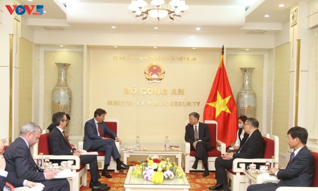 Vietnam asks for EU’s stronger support in cyber security protection