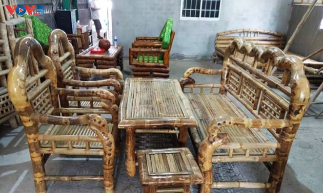 Tri Canh, an outstanding model in making handicraft products in Tra Vinh