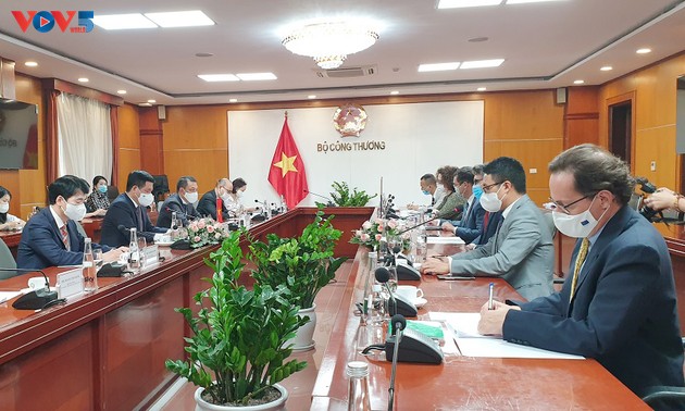 Le Vietnam et l’UE renforcent leur coopération dans la mise en œuvre de l’EVFTA