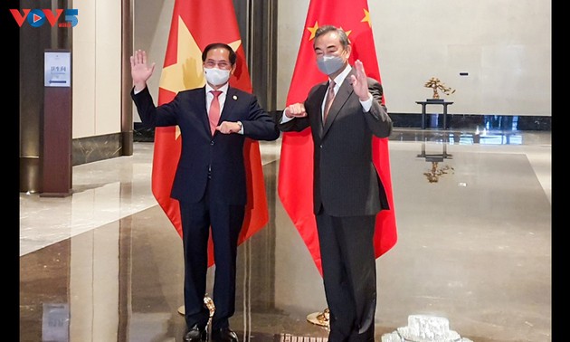 推动越南与中国关系继续健康和稳定发展