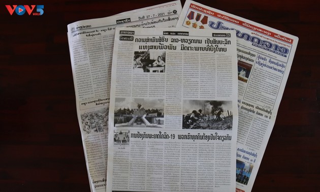 老挝媒体高度评价越南志愿军和专家所做出的贡献