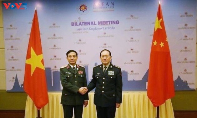 潘文江会见柬埔寨国防大臣和中国国防部长