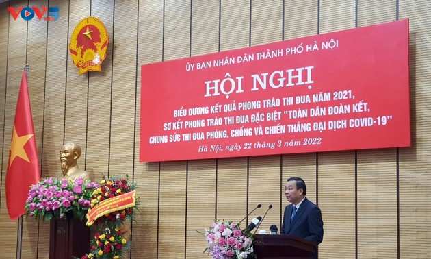 Kota Hanoi Puji Unit dan Individu yang Mencapai Prestasi Terbaik dalam Pencegahan dan Penanggulangan Wabah Covid-19