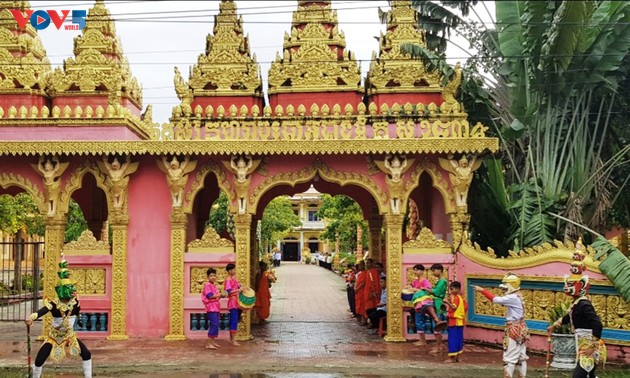 Menjelajahi  Pagoda Long Truong, Provinsi Tra Vinh