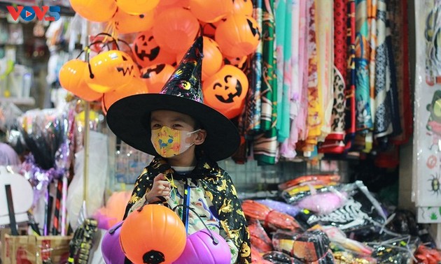 Suasana Halloween di Kota Hanoi