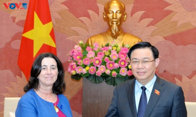 Выонг Динь Хюэ принял вице-президента ВБ по Восточной Азии и Тихоокеанскому региону 