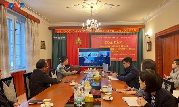 Беседа «Внимание президента Хо Ши Мина к соотечественникам за рубежом»