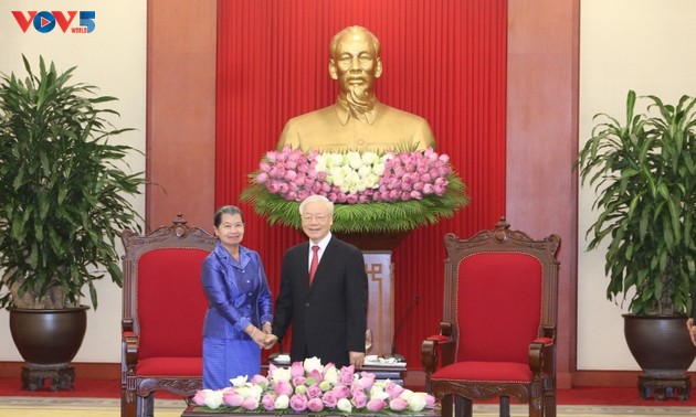 Vietnamese leaders praise friendship with Cambodia 