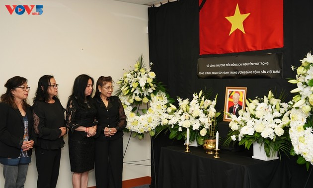 Tổng lãnh sự quán Việt Nam tại Vancouver, Canada, mở sổ tang và tổ chức Lễ viếng Tổng Bí thư Nguyễn Phú Trọng tại Canada