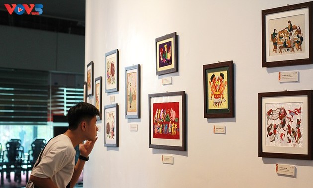 Exhibition “Fabric scraps” showcases colors of strong will 
