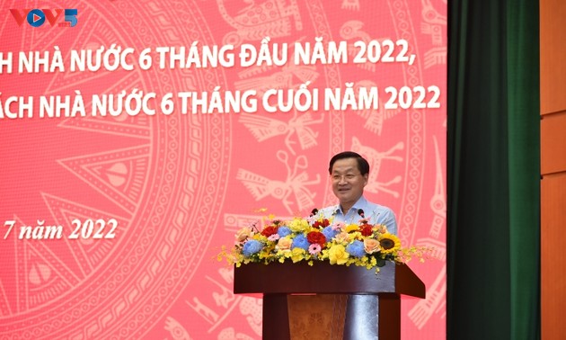 Вице-премьер Ле Минь Кхай: Минфин должен проявить активность и оказать своевременную поддержку в социально-экономическом восстановлении и развитии