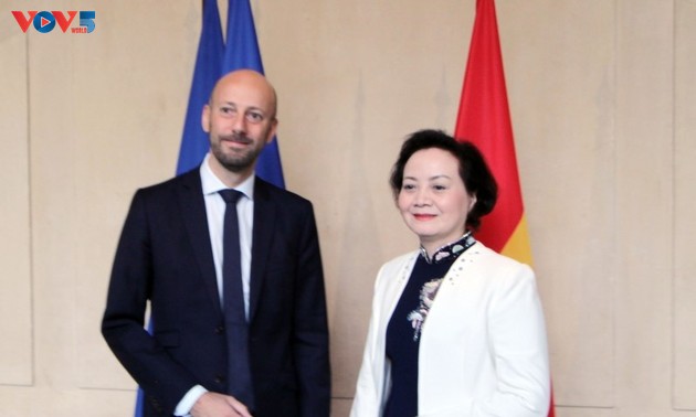 Việt Nam và Pháp tăng cường hợp tác trong hoạt động công vụ