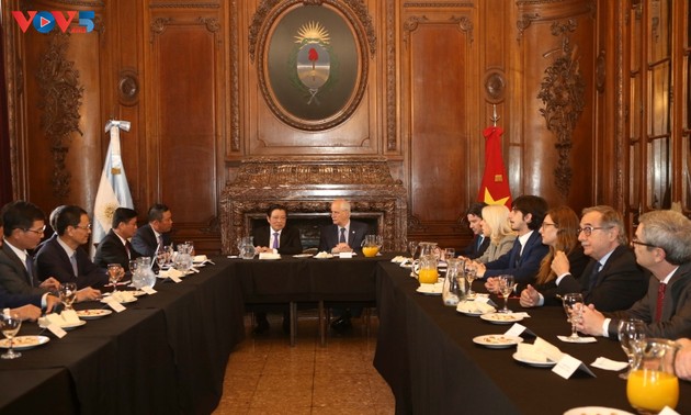 Delegación del Partido Comunista de Vietnam visita Argentina