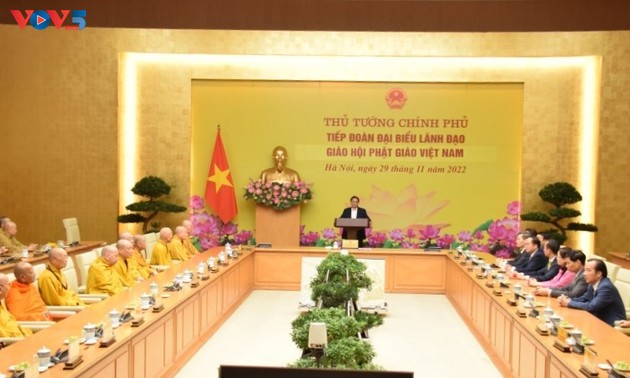 Premier vietnamita urge a continuar promoviendo la buena tradición del budismo 