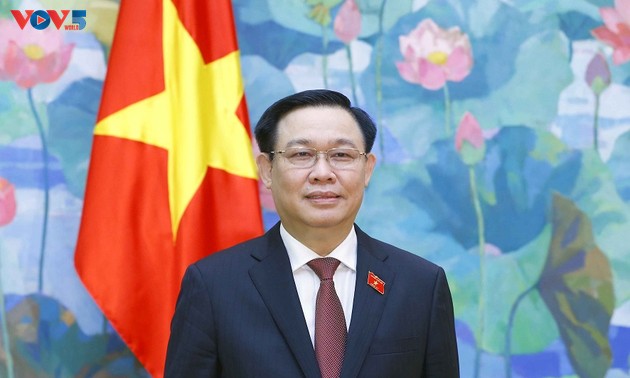 Parlamentspräsident Vuong Dinh Hue: Bürger sollen im Zentrum aller Bemühungen und nationalen Politik stehen