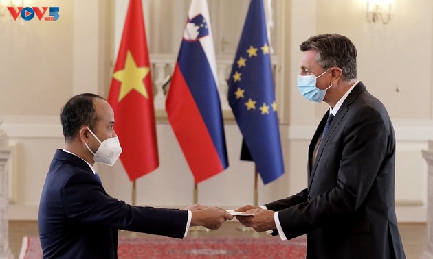 越南-斯洛文尼亚：加强经济合作 协助应对新冠肺炎大流行