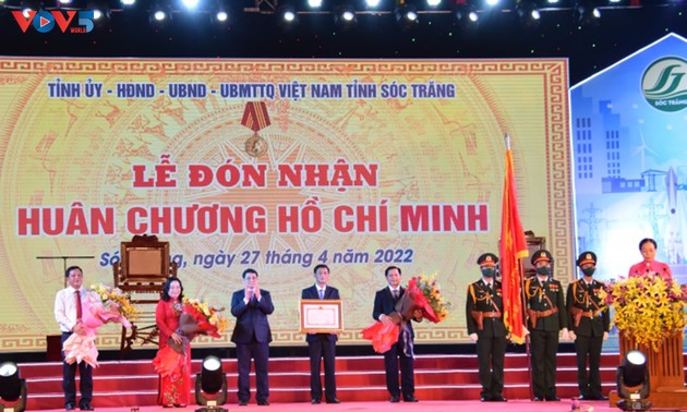 越南政府总理范明政出席朔庄省建省30周年纪念活动