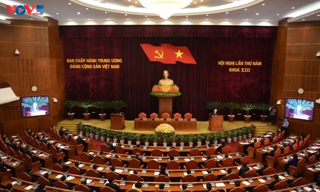 越共第十三届中央委员会第五次会议闭幕: 就成立省级反腐败反消极指导委员会达成高度共识