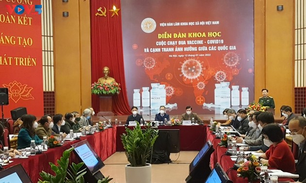 Celebran en Vietnam un foro sobre carrera por vacunas contra el covid-19
