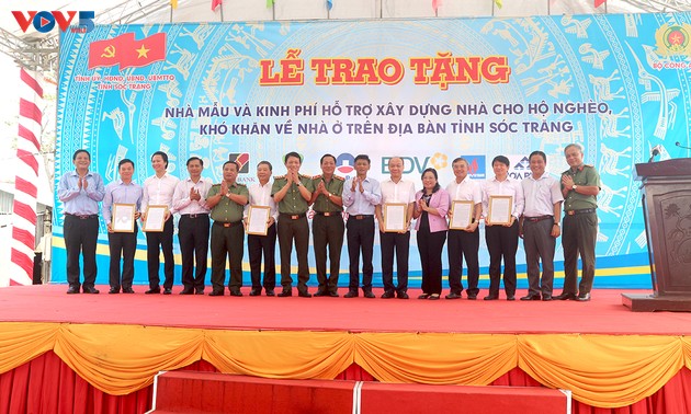 Ministerio de Seguridad Pública ayuda a construir 1.200 casas para personas vulnerables en Soc Trang