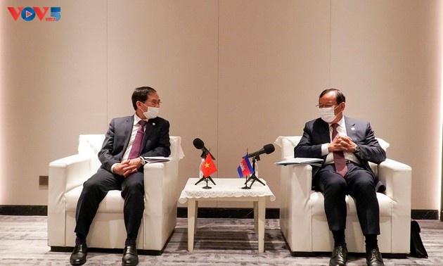 Les ministres des Affaires étrangères satisfaits des liens Vietnam - Cambodge