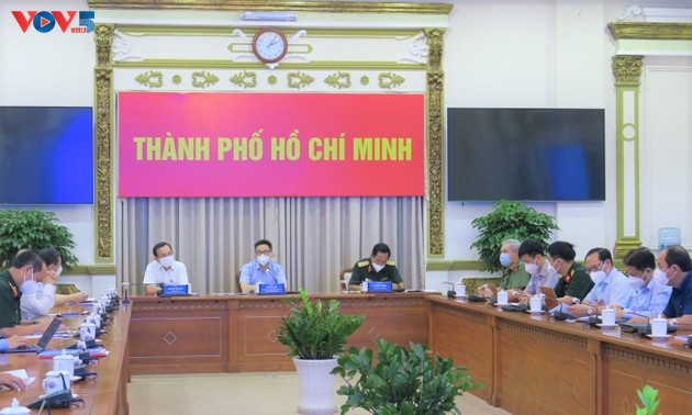 Vu Duc Dam demande à Hô Chi Minh-ville d’augmenter la couverture vaccinale