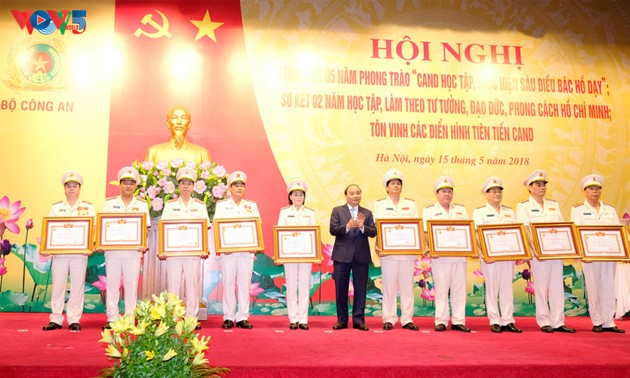 6 заветов Президента Хо Ши Мина – справочник для народной милиции во все времена