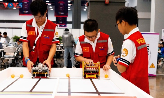 Đội tuyển STEM Việt Nam đoạt 3 giải lớn tại cuộc thi rô-bôt lớn nhất thế giới