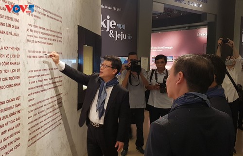 Inauguran exposición sobre patrimonios surcoreanos en Vietnam  - ảnh 1