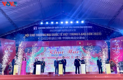 Inaugurada VII feria comercial internacional Vietnam-China - ảnh 1