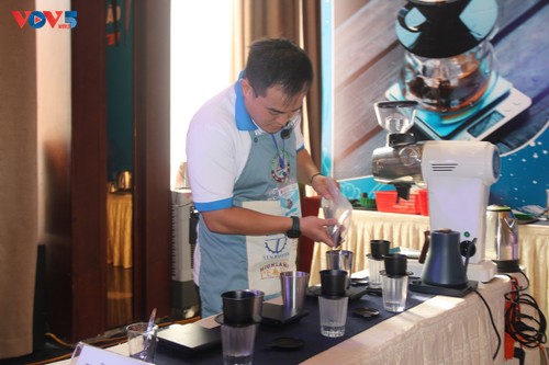 Honran a ganadoras del concurso de preparación de café de especialidad  - ảnh 1