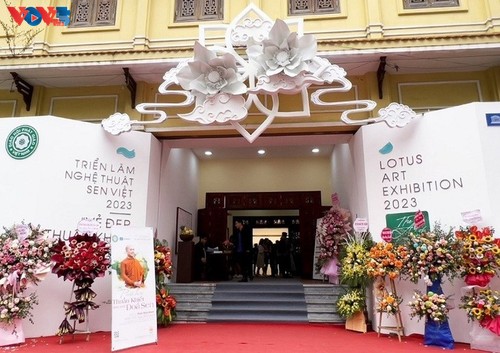 Exposición de arte que honra la belleza de la flor de loto - ảnh 1