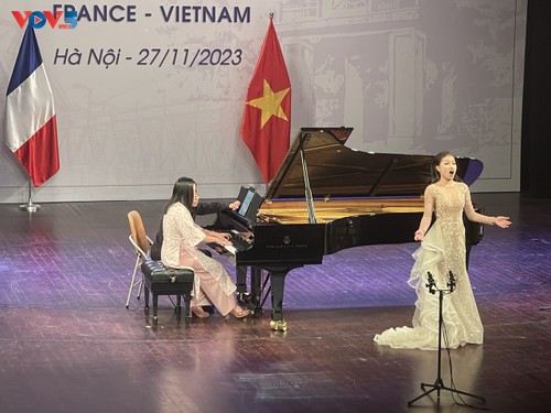 50 ans des relations Vietnam-France: d'une base solide à un avenir prometteur - ảnh 3